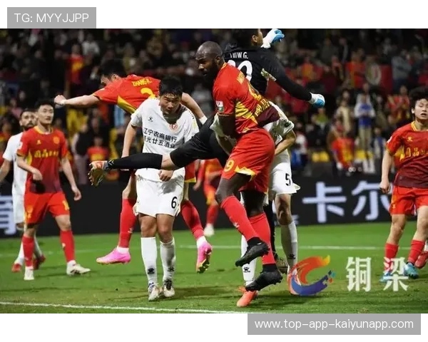 中甲升级区竞争持续胶着，多队仍保留冲超希望